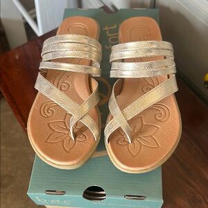 b.o.c. Women's Gold Sandals